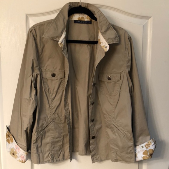 Sporty and Casual Jacket/Blazer - Picture 2 of 11